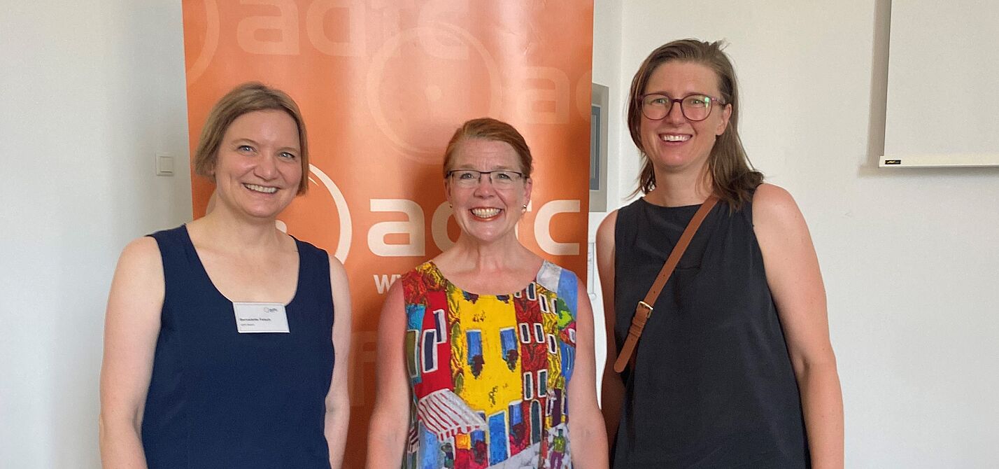 Bernadette Felsch, stellv. Vorsitzende ADC Bayern, Jill Warren, ECF, Eva Mahling, Vorsitzende ADFC Bayern, 