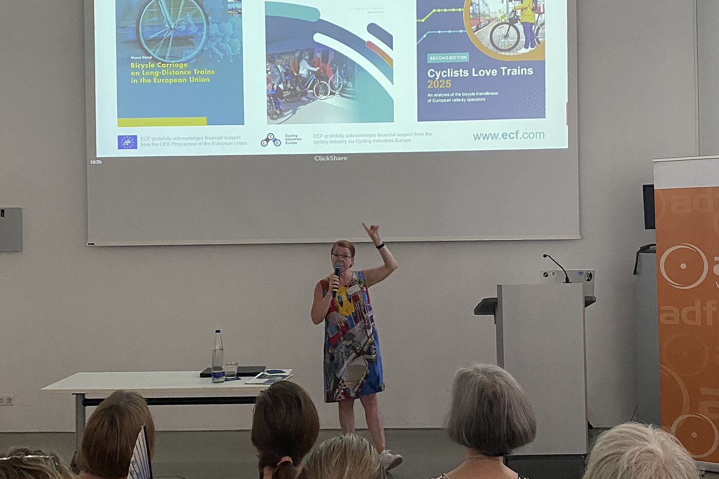 Jill stellt die Studie 'Cyclists Love Trains 2025' vor