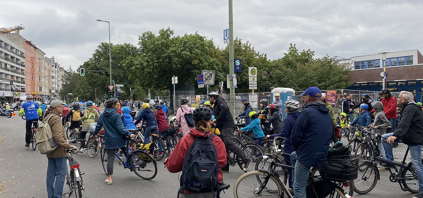 Start der Kidical Mass am Stuttgarter Platz