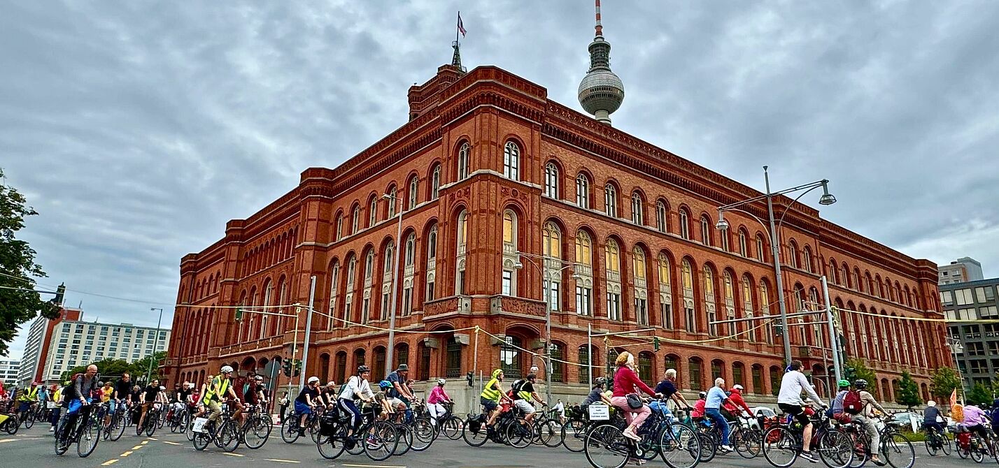12.09. - Fahrraddemos zum Roten Rathaus
