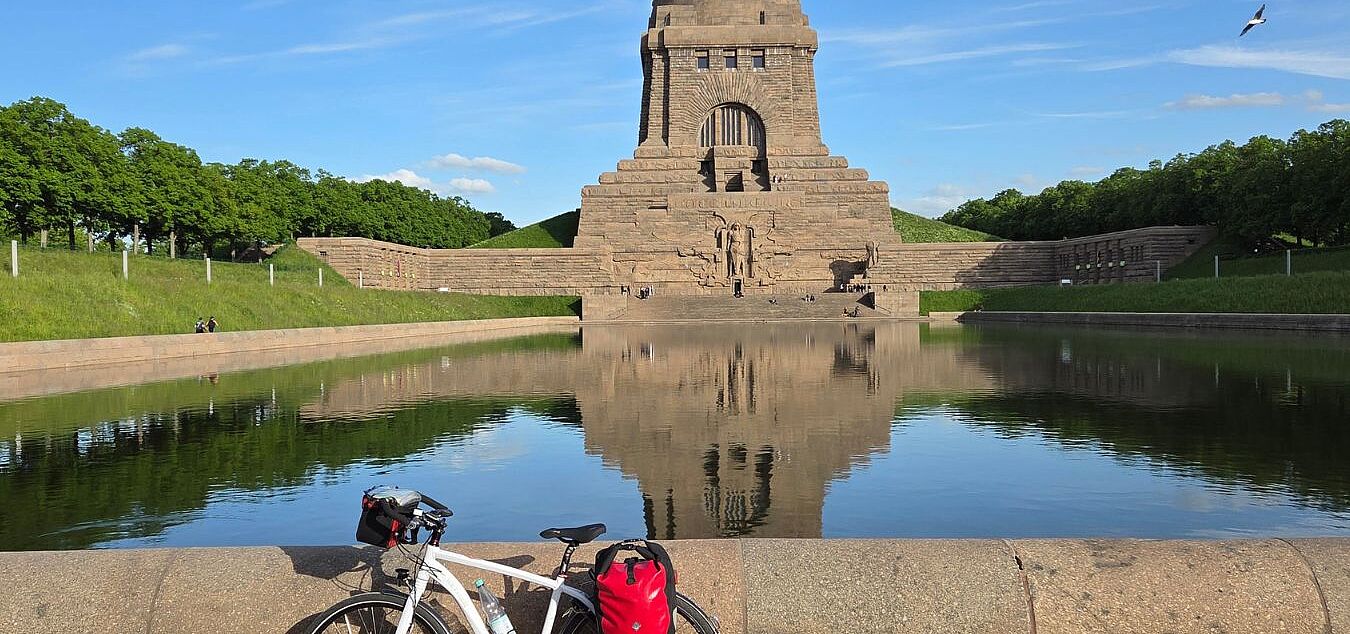 Das 91 Meter hohe Völkerschlachtdenkmal in Leipzig ist das höchste in Europa Das 91 Meter hohe Völkerschlachtdenkmal in Leipzig ist das höchste in Europa