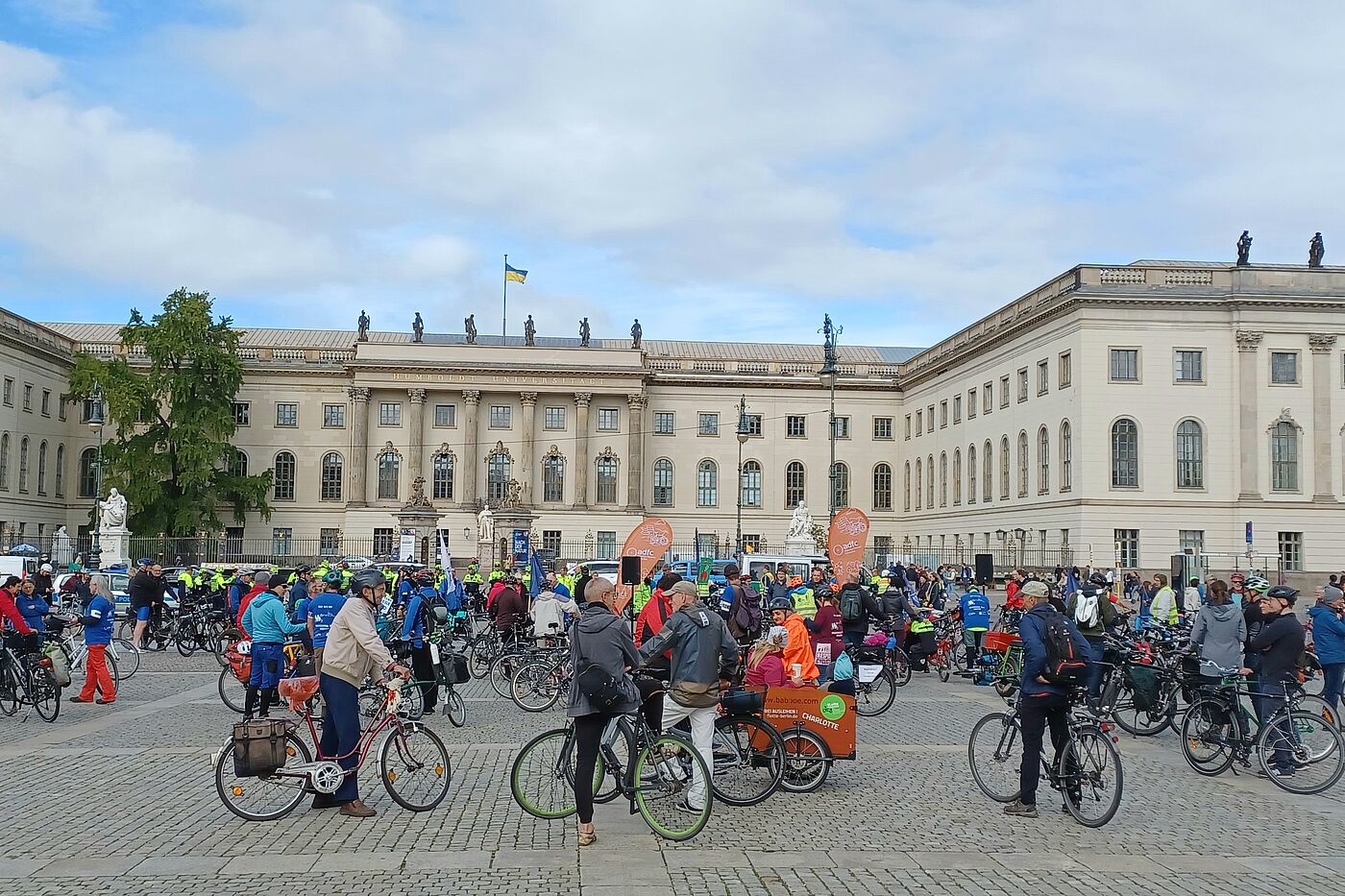 Fahrrad-Kreisfahrt 2022 Demo Start der Fahrrad-Kreisfahrt 2022 beim Bebelplatz´