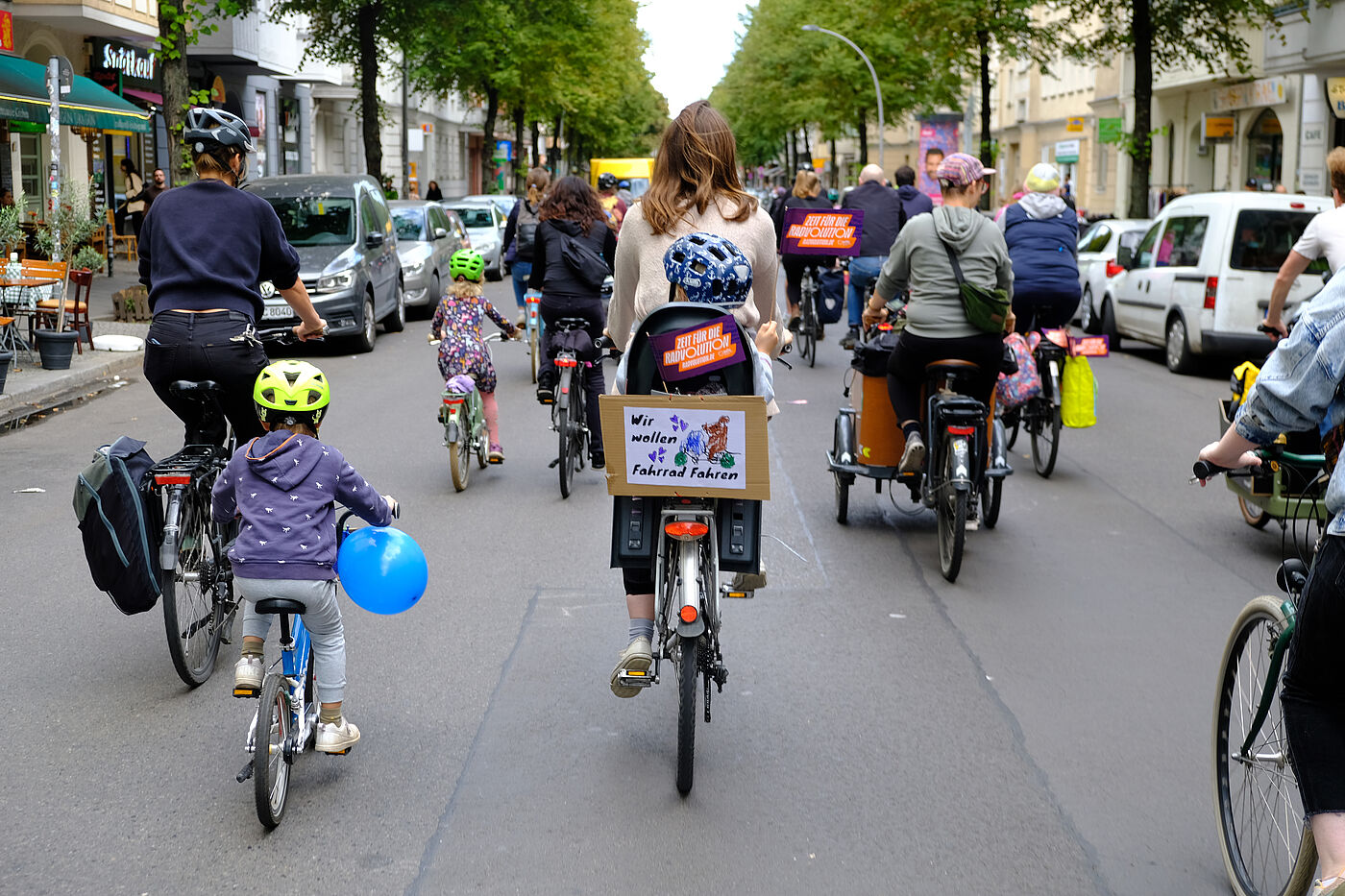 Kidical Mass Fhain 09-2023 Kinder und Erwachsene bei Kidical Mass Fahrraddemo