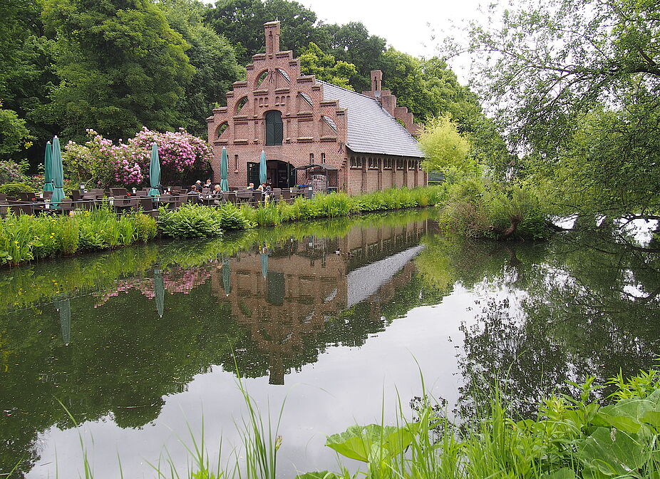 Café zum Tulpenfeld im Rittergut Birkhof Café zum Tulpenfeld im Rittergut Birkhof