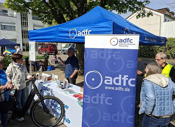 Reger Besuch am Infostand