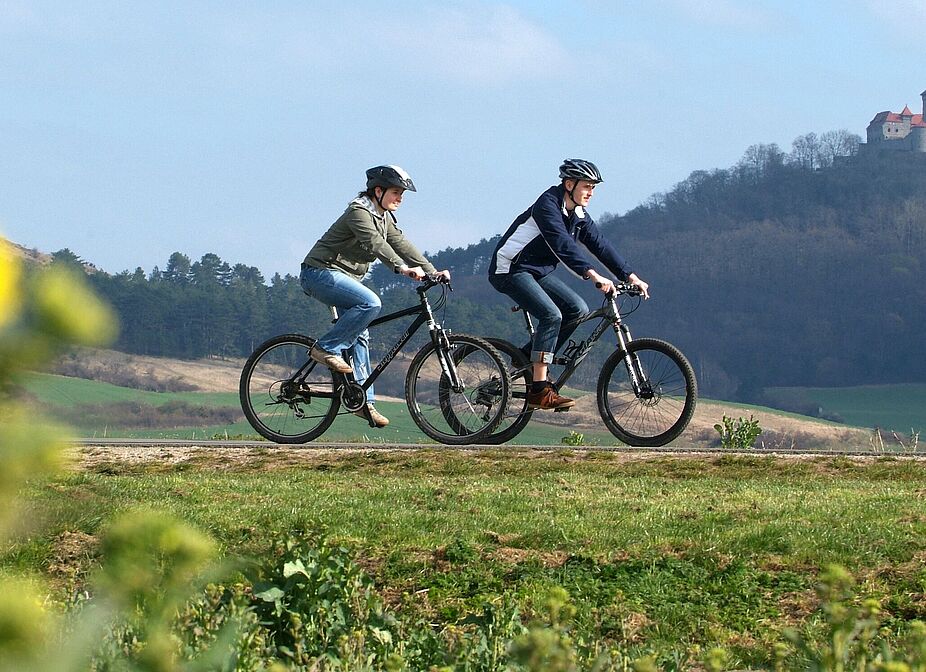 Neue ADFC-Qualitätsradroute: Die Thüringer Städtekette Neue ADFC-Qualitätsradroute: Die Thüringer Städtekette