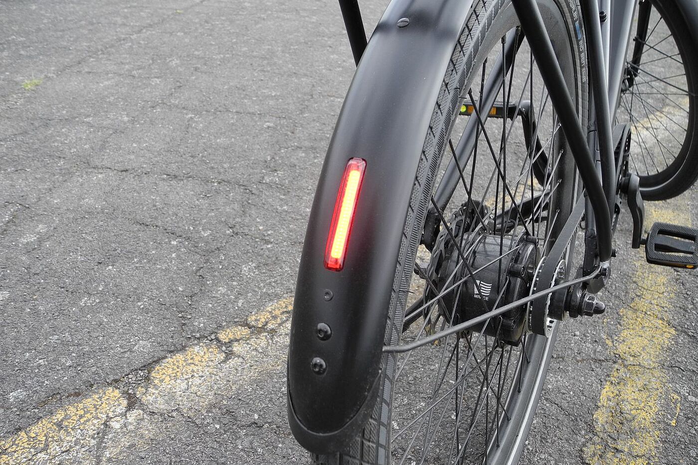 Rücklicht Großaufnahme eines hinteren Schutzblechs mit integriertem Rücklicht.
